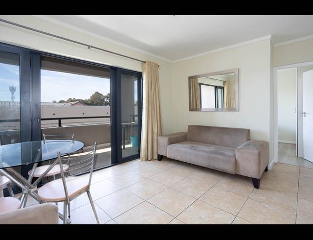 1 BEDROOM APARTMENT TO LET IN CLAREMONT
